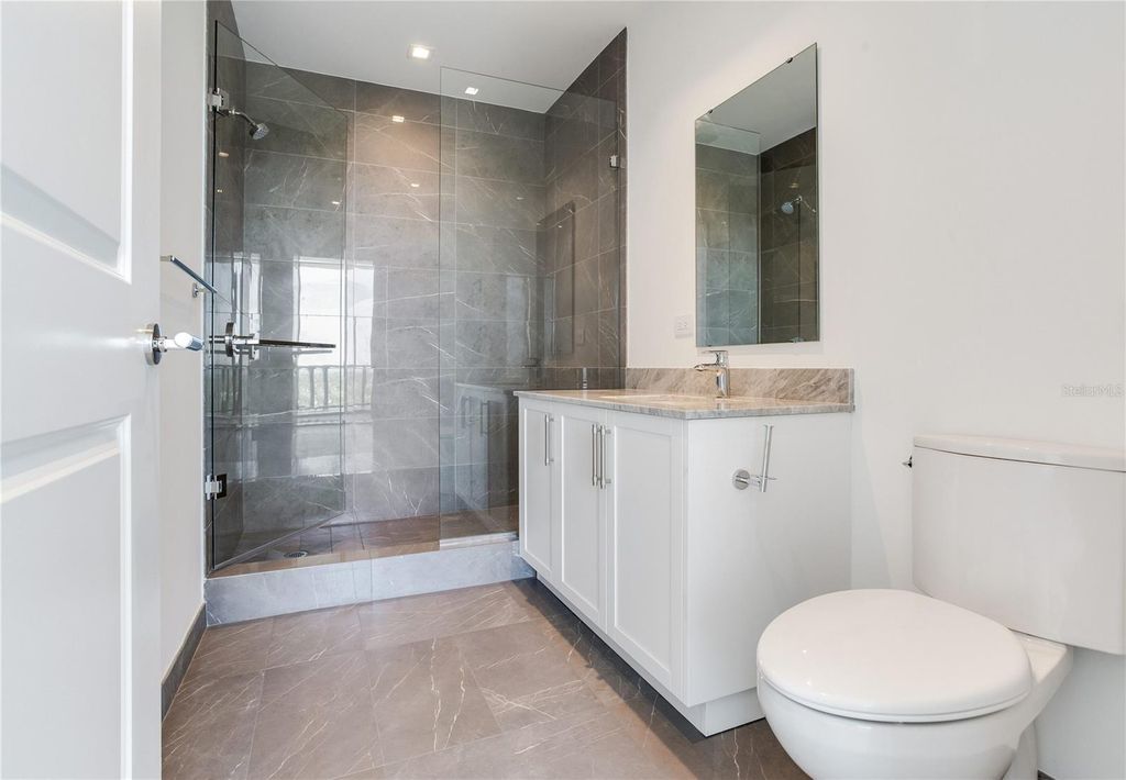 Image 22 of property listing at 3015 S YSABELLA AVENUE 2401, Tampa, FL 33629