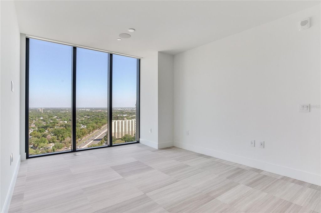 Image 26 of property listing at 3015 S YSABELLA AVENUE 2401, Tampa, FL 33629