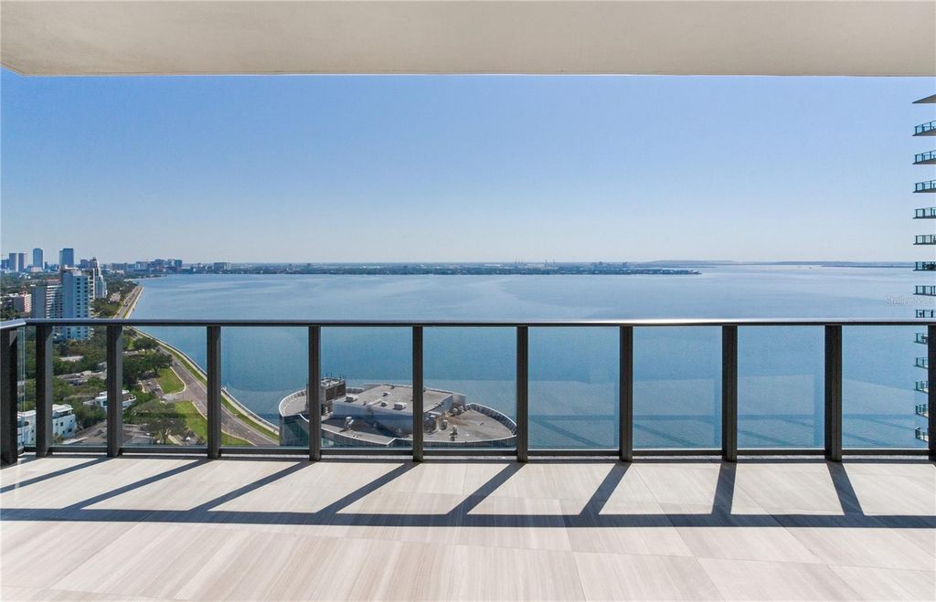 Image 30 of property listing at 3015 S YSABELLA AVENUE 2401, Tampa, FL 33629