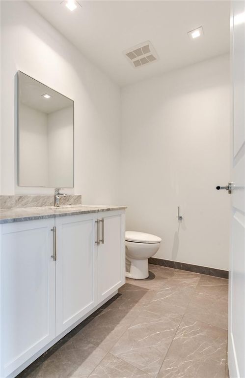 Image 4 of property listing at 3015 S YSABELLA AVENUE 2401, Tampa, FL 33629
