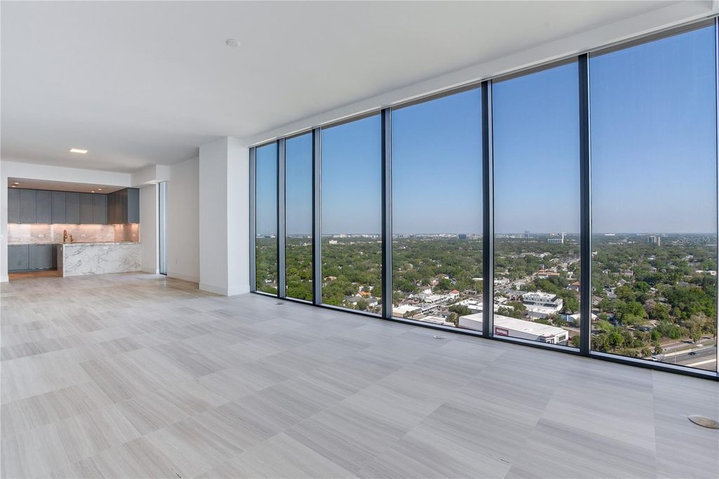 Image 8 of property listing at 3015 S YSABELLA AVENUE 2401, Tampa, FL 33629