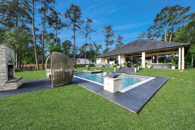 40802 Rolling Forest Drive, Magnolia, TX 77354