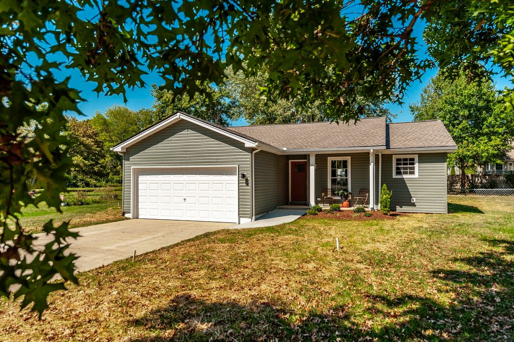 104 Rosewood Ct, Hendersonville, TN 37075