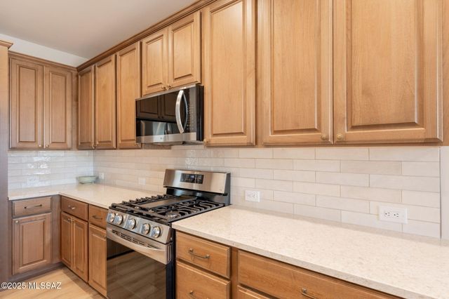 1820 N Banneker Lane, Green Valley, AZ 85614