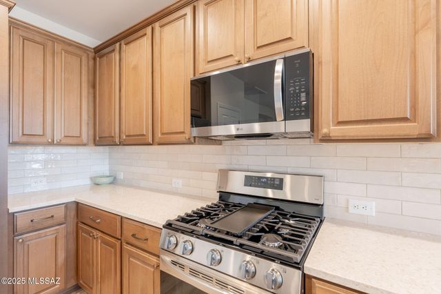 1820 N Banneker Lane, Green Valley, AZ 85614