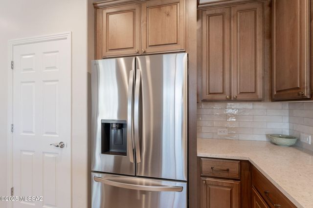 1820 N Banneker Lane, Green Valley, AZ 85614