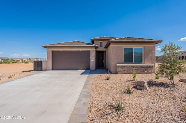 1820 N Banneker Lane, Green Valley, AZ 85614