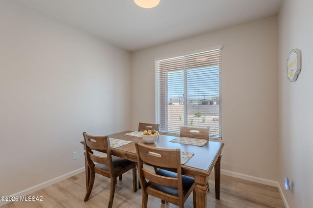 1820 N Banneker Lane, Green Valley, AZ 85614