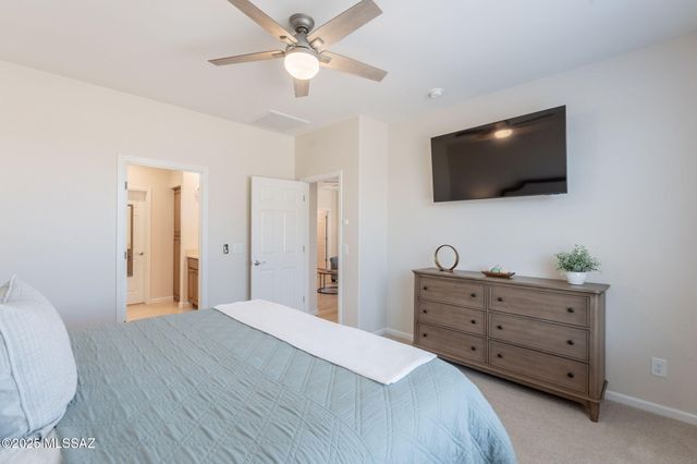 1820 N Banneker Lane, Green Valley, AZ 85614