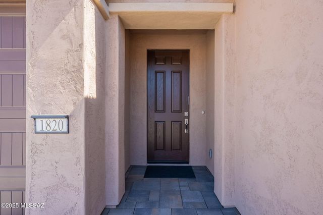 1820 N Banneker Lane, Green Valley, AZ 85614