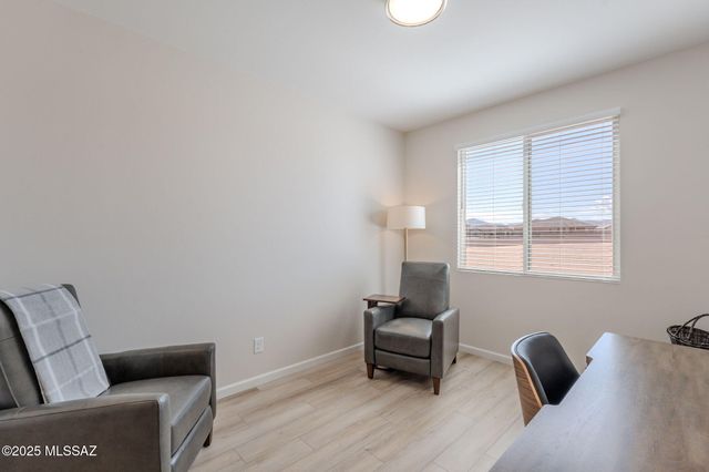 1820 N Banneker Lane, Green Valley, AZ 85614