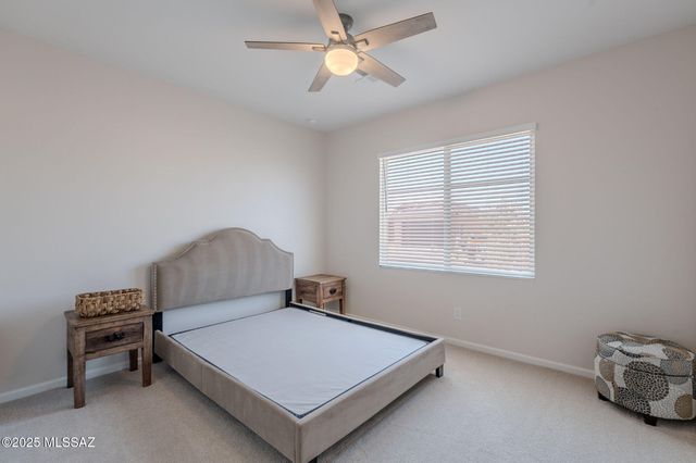 1820 N Banneker Lane, Green Valley, AZ 85614