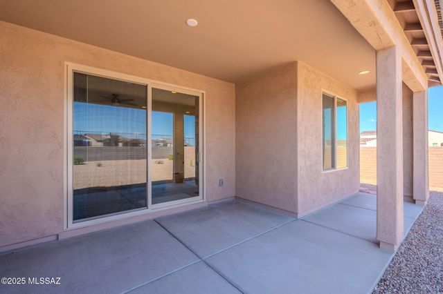 1820 N Banneker Lane, Green Valley, AZ 85614