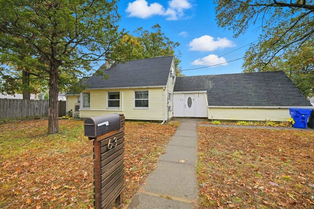 63 Peer St, Springfield, MA 01109
