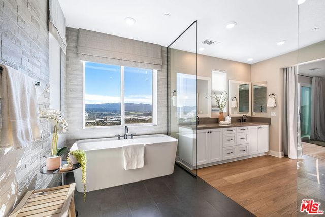 28414 Old Springs Road, Castaic, CA 91384