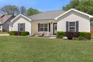 983 Wing Tip Cir, Hopkinsville, KY 42240