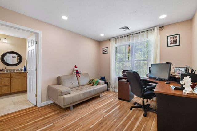 172 South St. 172, Northborough, MA 01532