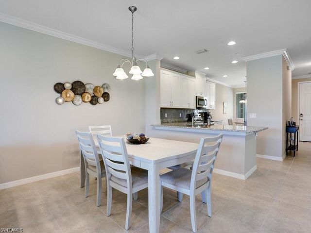 9378 Pocida CT 101, Naples, FL 34119