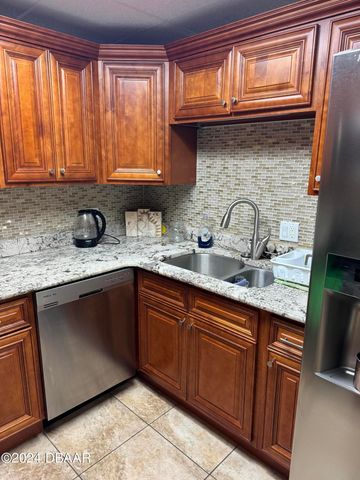 935 N Halifax Ave Apt 402, Daytona Beach, FL 32118