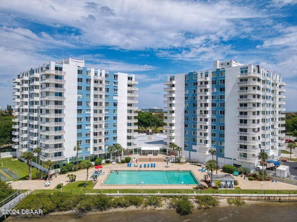 935 N Halifax Ave Apt 402, Daytona Beach, FL 32118