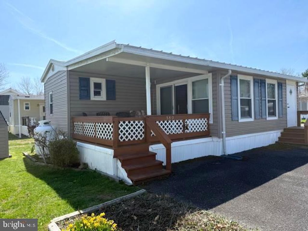 Image 1 of property listing at 389 SEAHAWK LN, Berlin, MD 21811