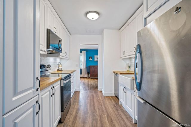 310 Candee Avenue, Sayville, NY 11782