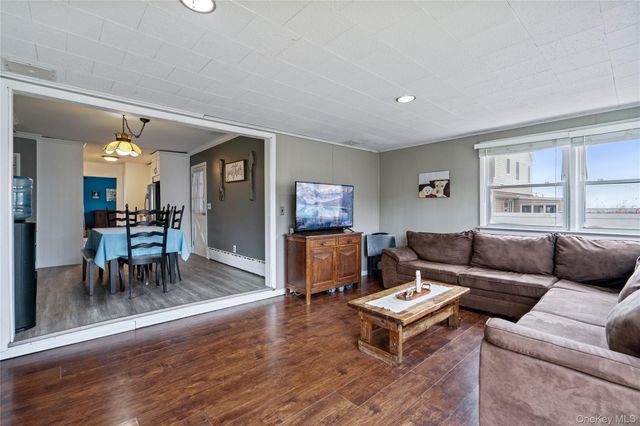 310 Candee Avenue, Sayville, NY 11782