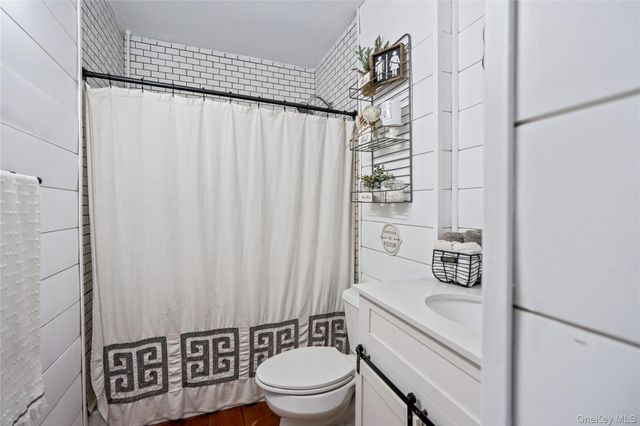 310 Candee Avenue, Sayville, NY 11782