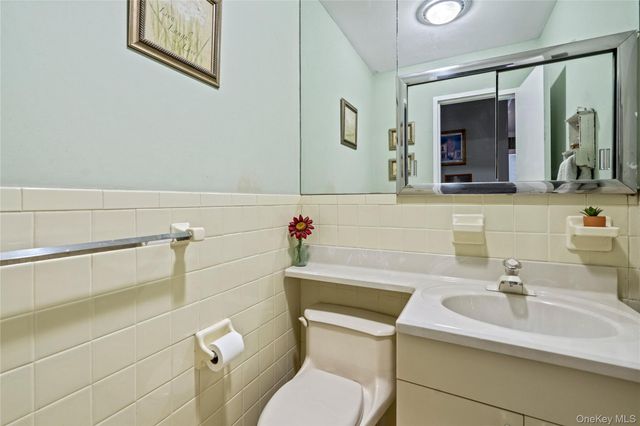 310 Candee Avenue, Sayville, NY 11782