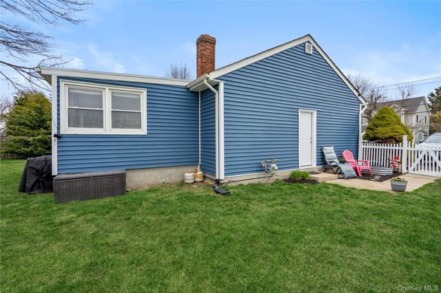 310 Candee Avenue, Sayville, NY 11782