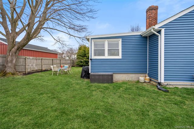 310 Candee Avenue, Sayville, NY 11782