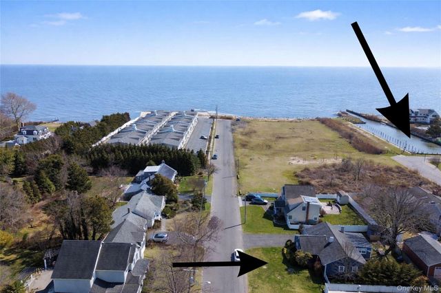 310 Candee Avenue, Sayville, NY 11782