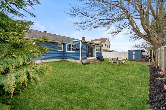 310 Candee Avenue, Sayville, NY 11782