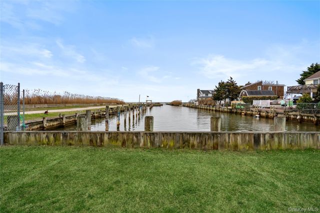 310 Candee Avenue, Sayville, NY 11782