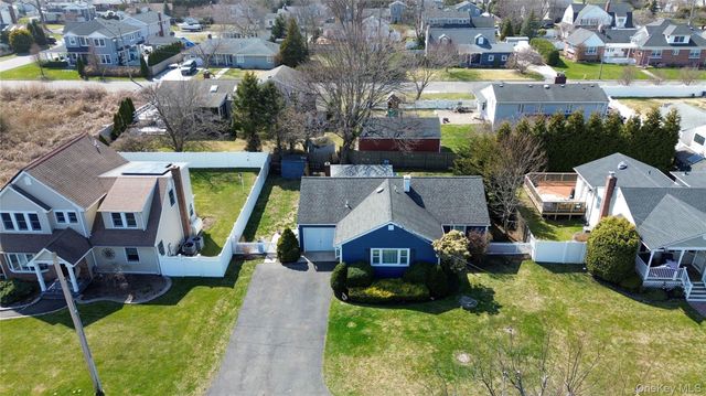 310 Candee Avenue, Sayville, NY 11782