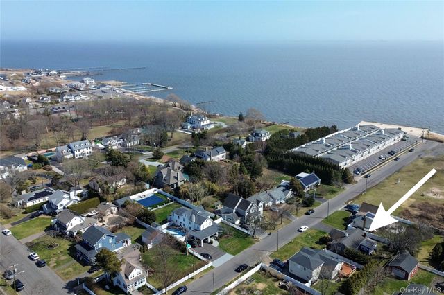 310 Candee Avenue, Sayville, NY 11782