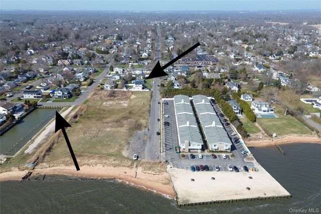 310 Candee Avenue, Sayville, NY 11782