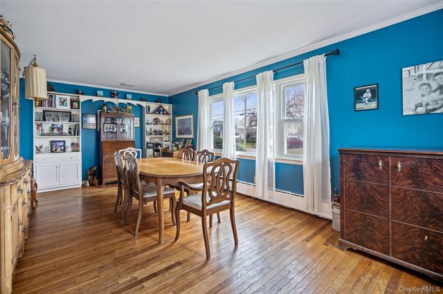 310 Candee Avenue, Sayville, NY 11782