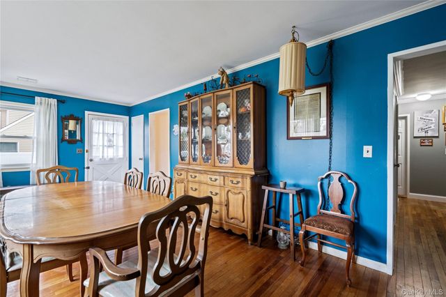 310 Candee Avenue, Sayville, NY 11782