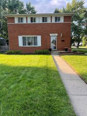 20120 N Covington Parkway, Southfield, MI 48076