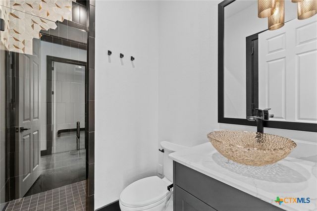 1347 Bordeaux Lane, New Braunfels, TX 78132