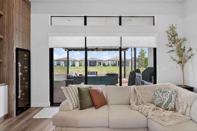 8118 Liberty Way, Parkland, FL 33067