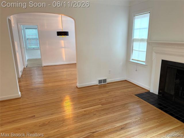 14 Fairwood Boulevard, Pleasant Ridge, MI 48069
