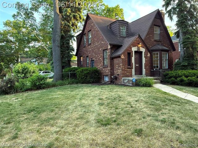 14 Fairwood Boulevard, Pleasant Ridge, MI 48069