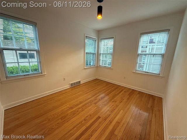 14 Fairwood Boulevard, Pleasant Ridge, MI 48069