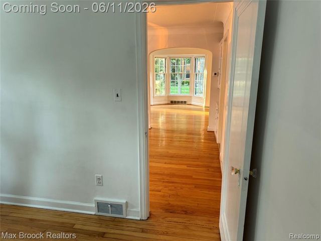 14 Fairwood Boulevard, Pleasant Ridge, MI 48069