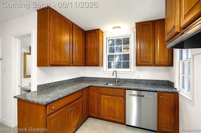 14 Fairwood Boulevard, Pleasant Ridge, MI 48069