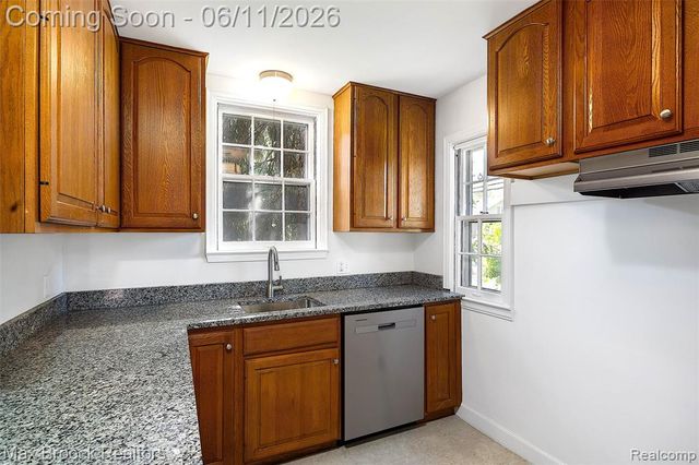 14 Fairwood Boulevard, Pleasant Ridge, MI 48069
