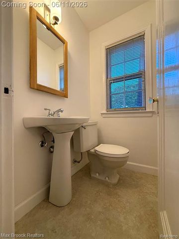 14 Fairwood Boulevard, Pleasant Ridge, MI 48069