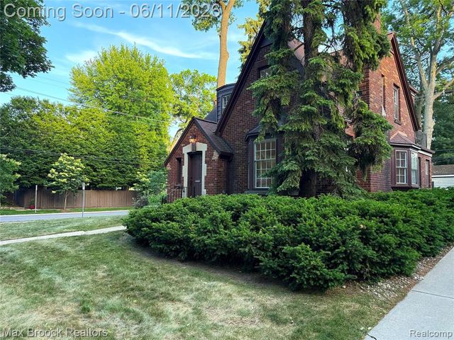 14 Fairwood Boulevard, Pleasant Ridge, MI 48069